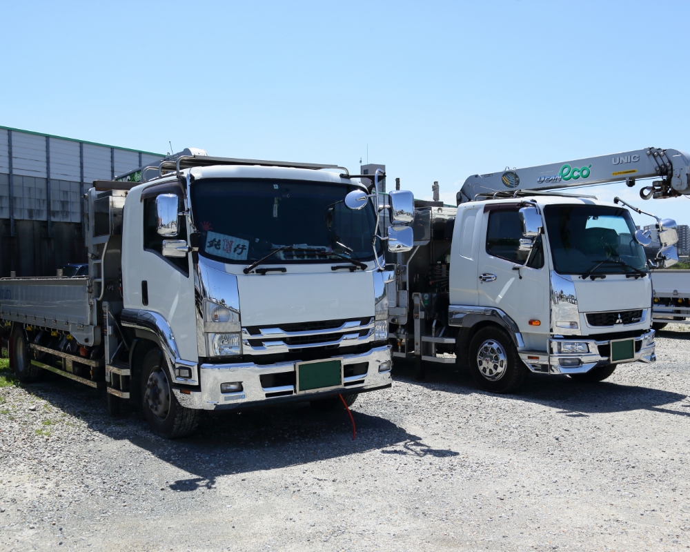 兵庫を含む関西地域で建築資材の現場への運送をはじめ、重量物・長物の輸送などを行う有限会社ワイズライン